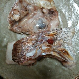 鯛のカブト、塩焼き